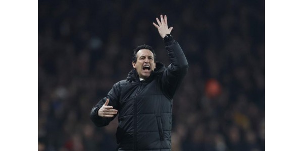 O Arsenal manteve a liderança na Premier League O Arsenal manteve a liderança na Premier League